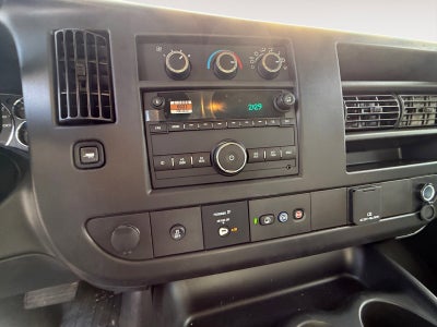 2025 Chevrolet Express Cutaway 3500 1WT