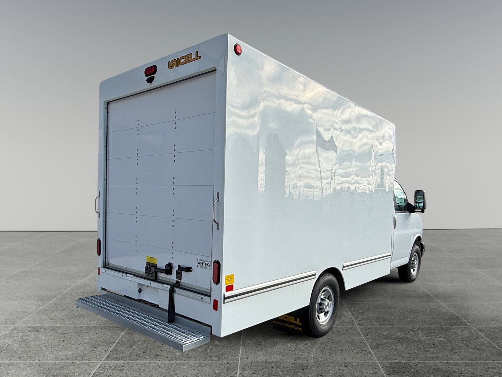 2025 Chevrolet Express Cutaway 3500 1WT