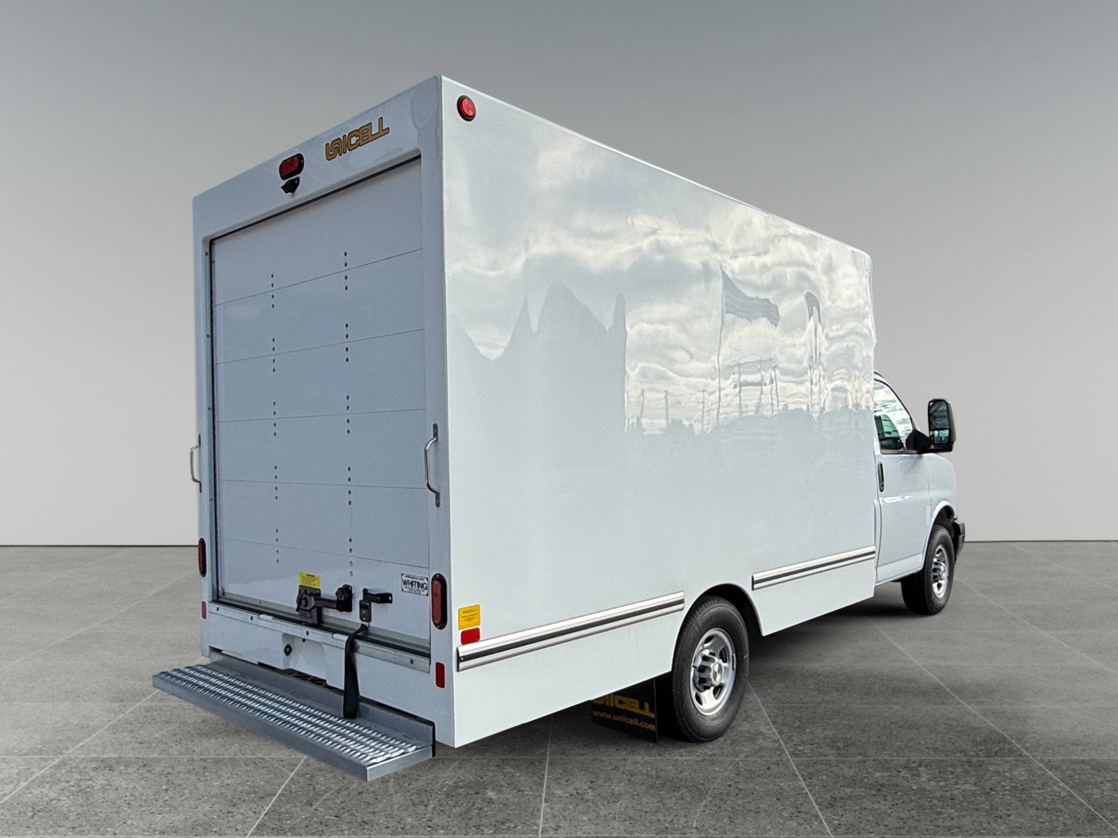 2025 Chevrolet Express Cutaway 3500 1WT