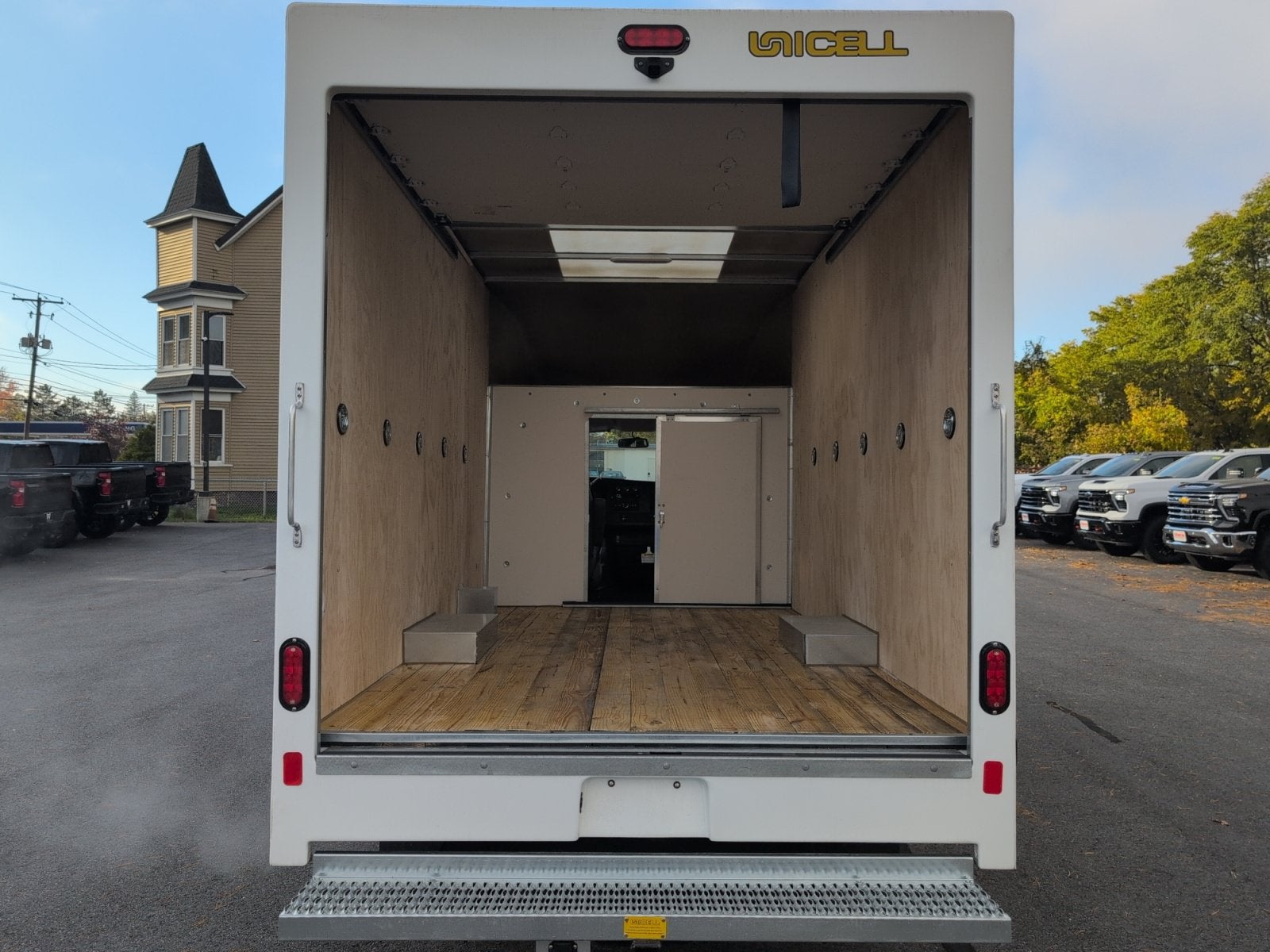 2026 Chevrolet Express Cutaway 3500 1WT