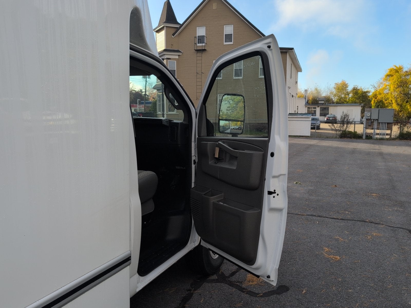 2026 Chevrolet Express Cutaway 3500 1WT