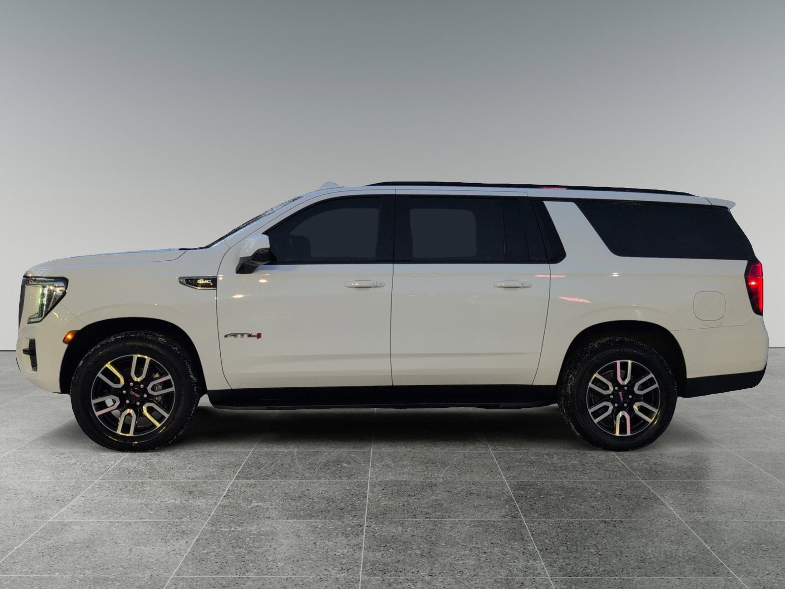2022 GMC Yukon XL AT4