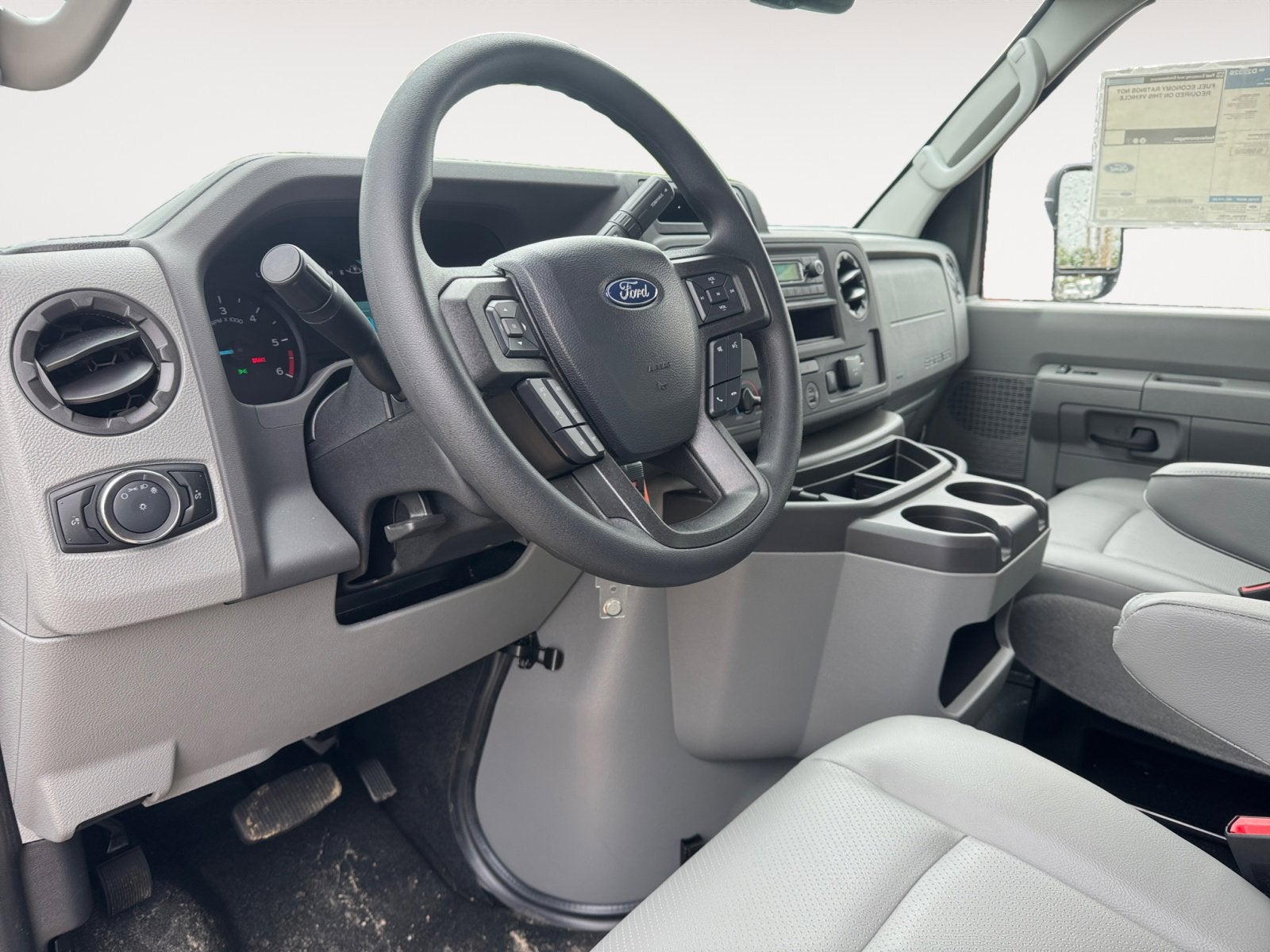 2025 Ford E-Series Cutaway E-450 DRW