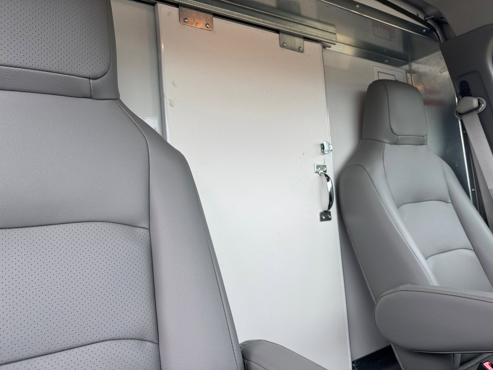 2025 Ford E-Series Cutaway E-450 DRW