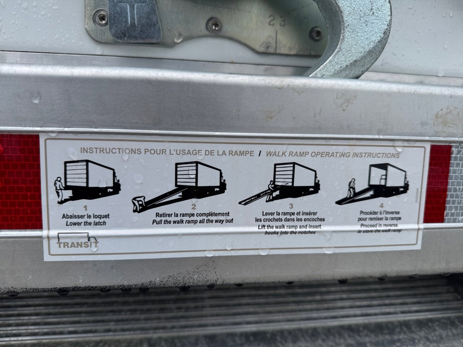 2025 Ford E-Series Cutaway E-450 DRW