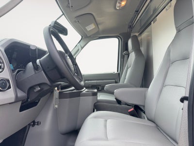 2025 Ford E-Series Cutaway E-450 DRW