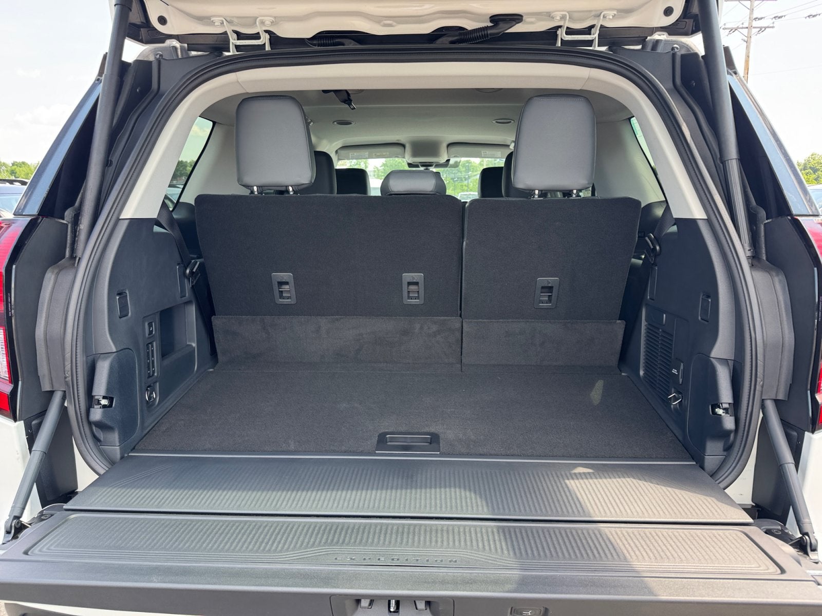 2027 Ford Expedition Active