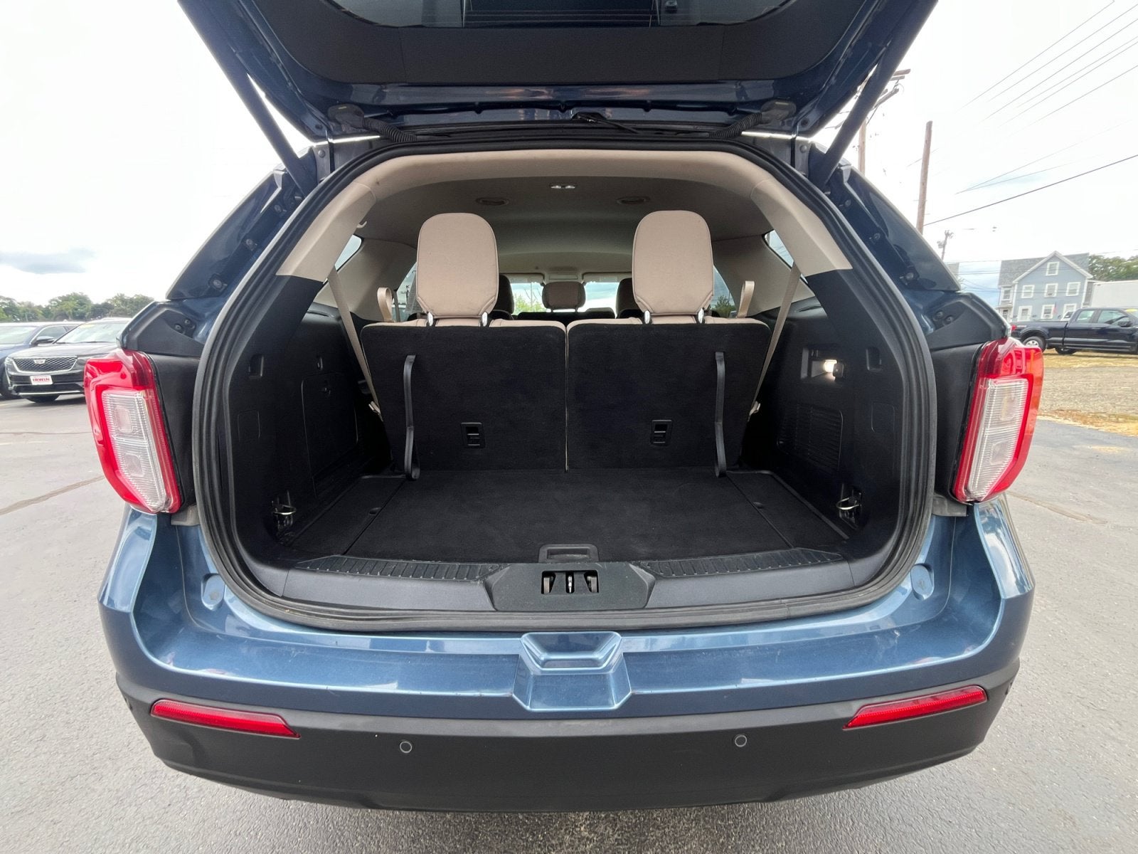 2020 Ford Explorer Base