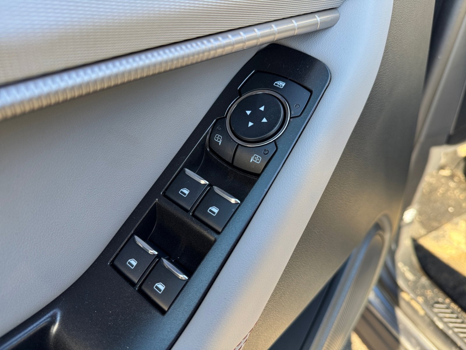 2026 Ford Explorer Active with 200A Pkg