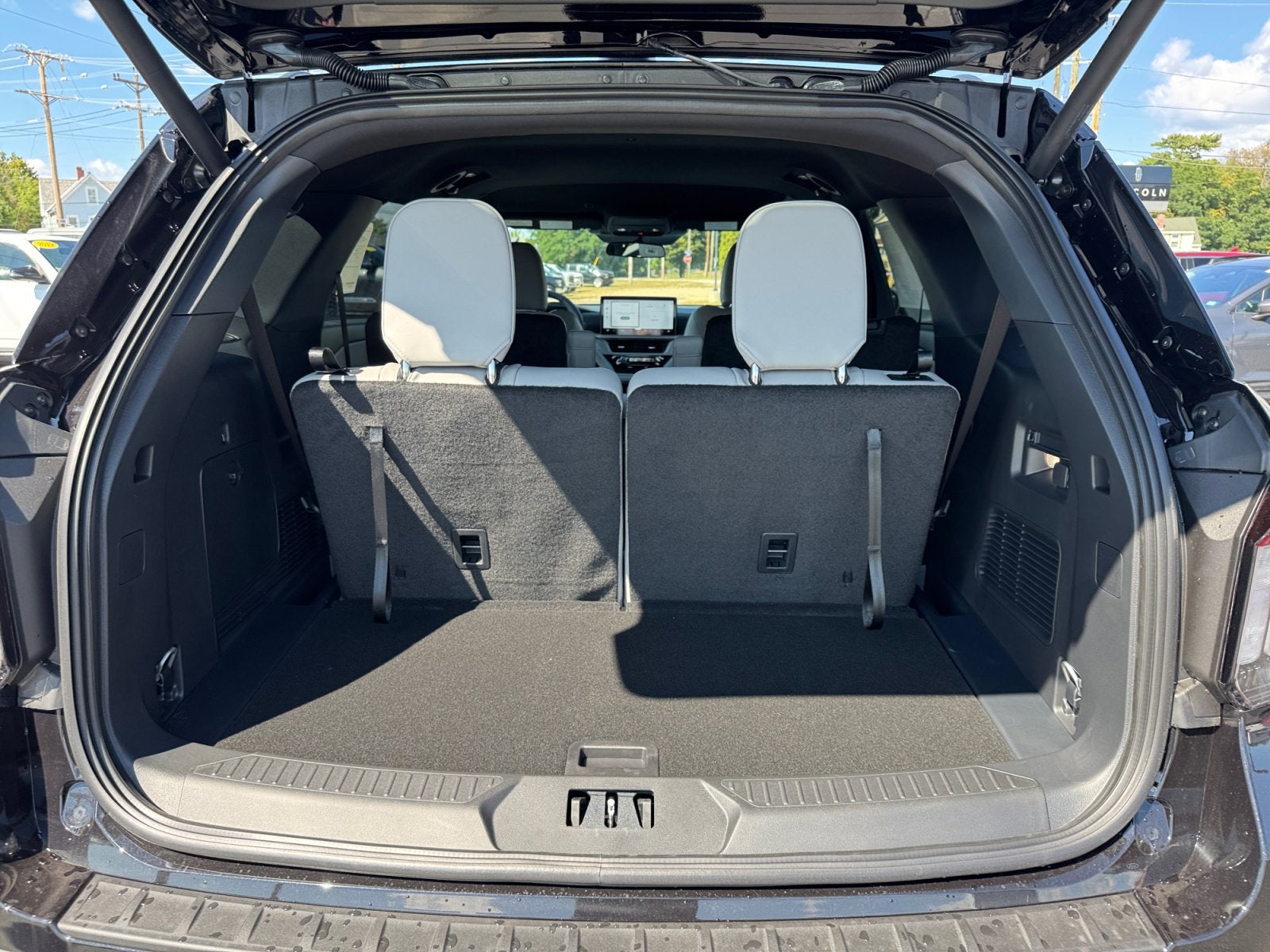 2027 Ford Explorer Active with 200A Pkg