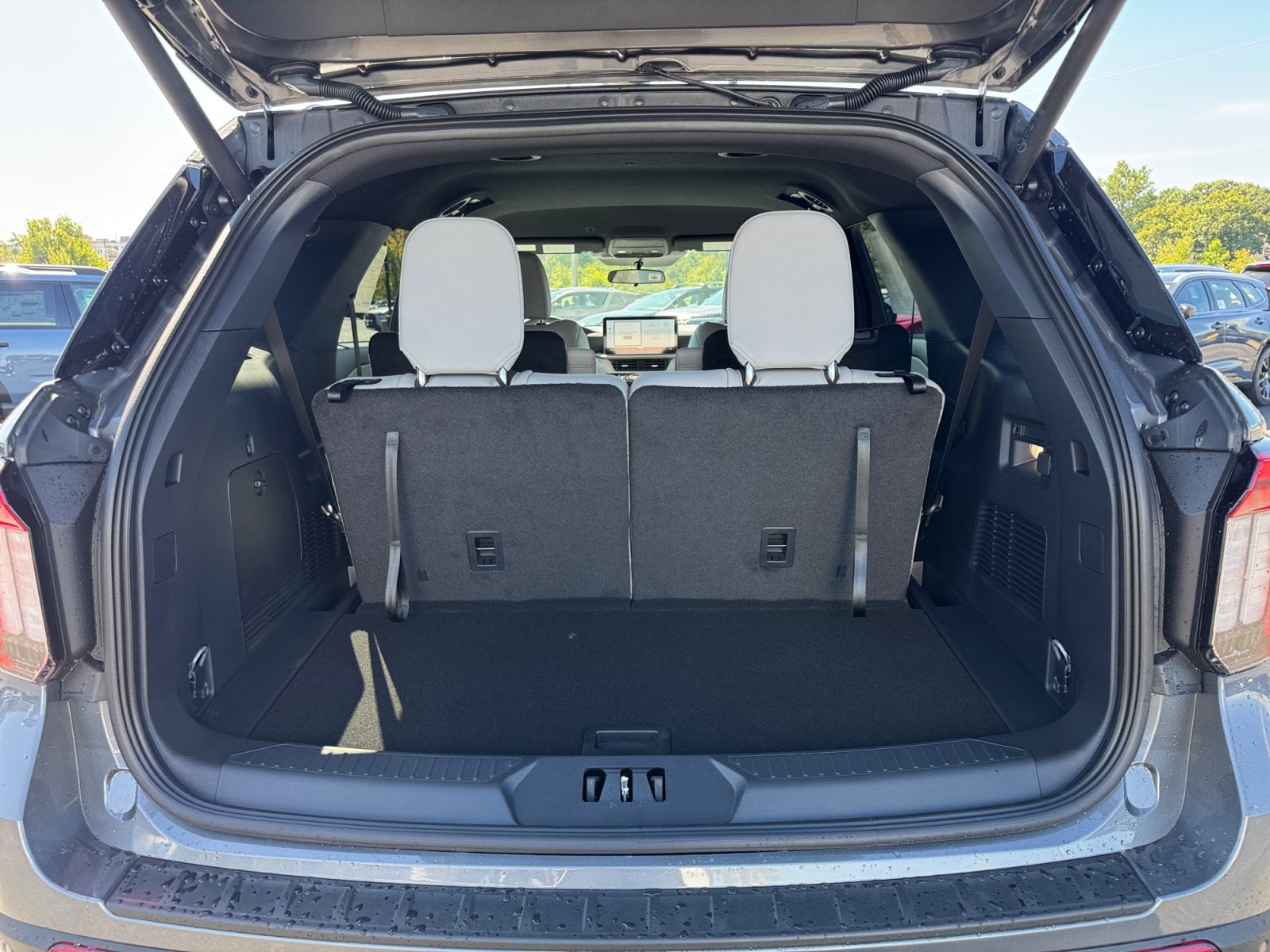 2027 Ford Explorer Active with 200A Pkg