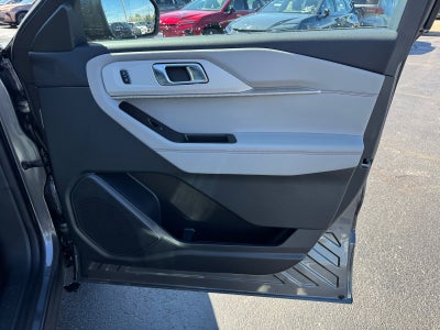 2027 Ford Explorer Active with 200A Pkg
