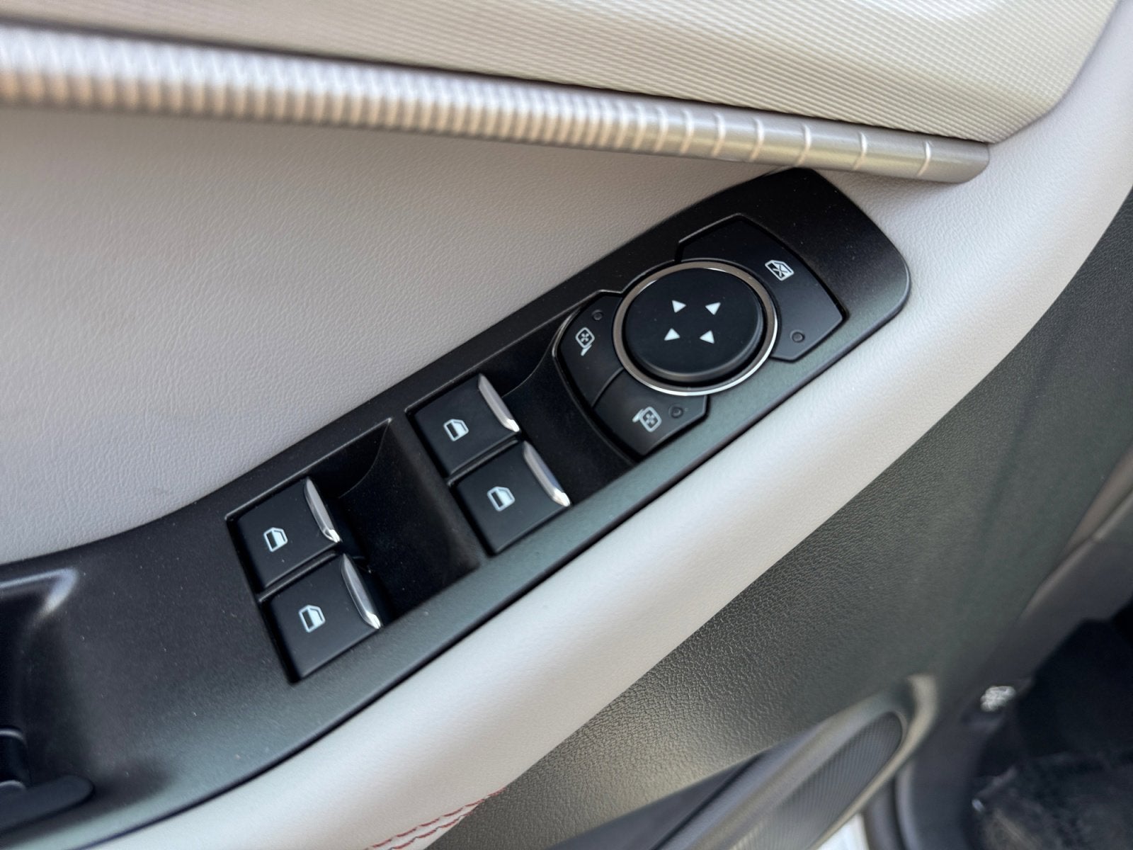 2026 Ford Explorer Active with 200A Pkg