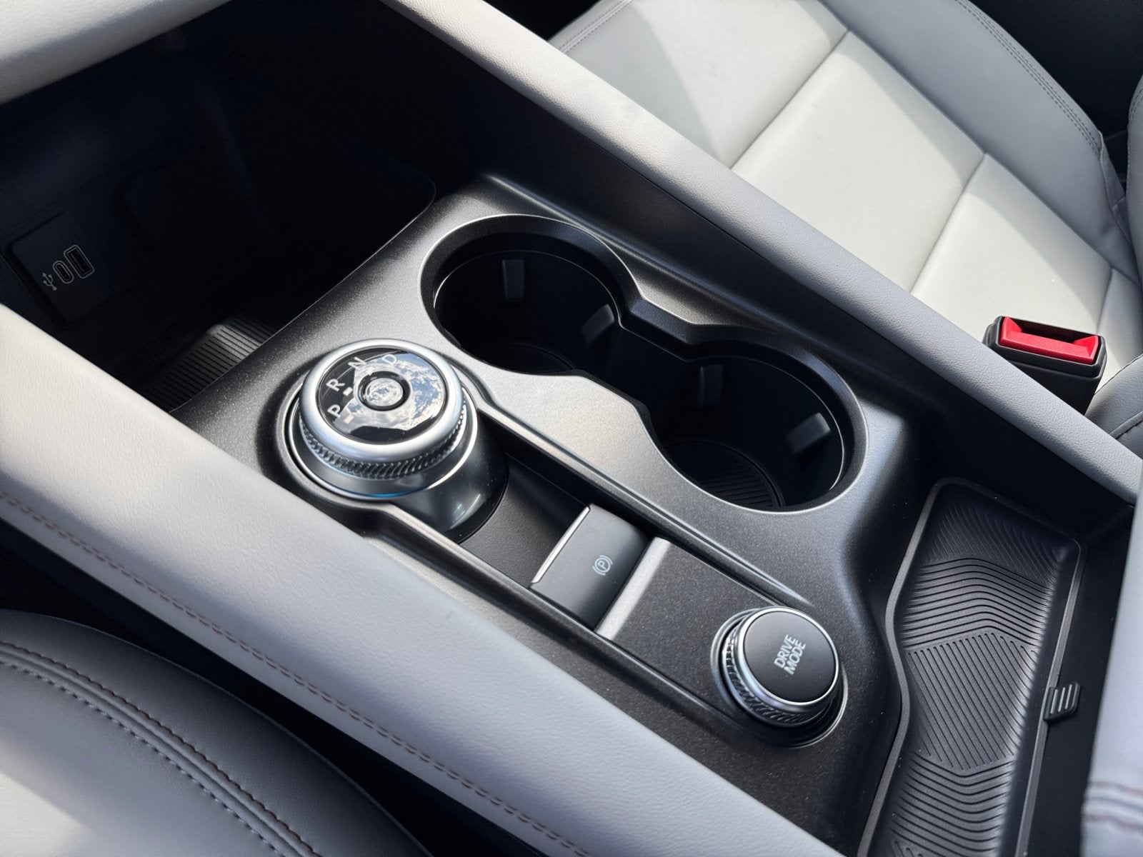 2026 Ford Explorer Active with 200A Pkg