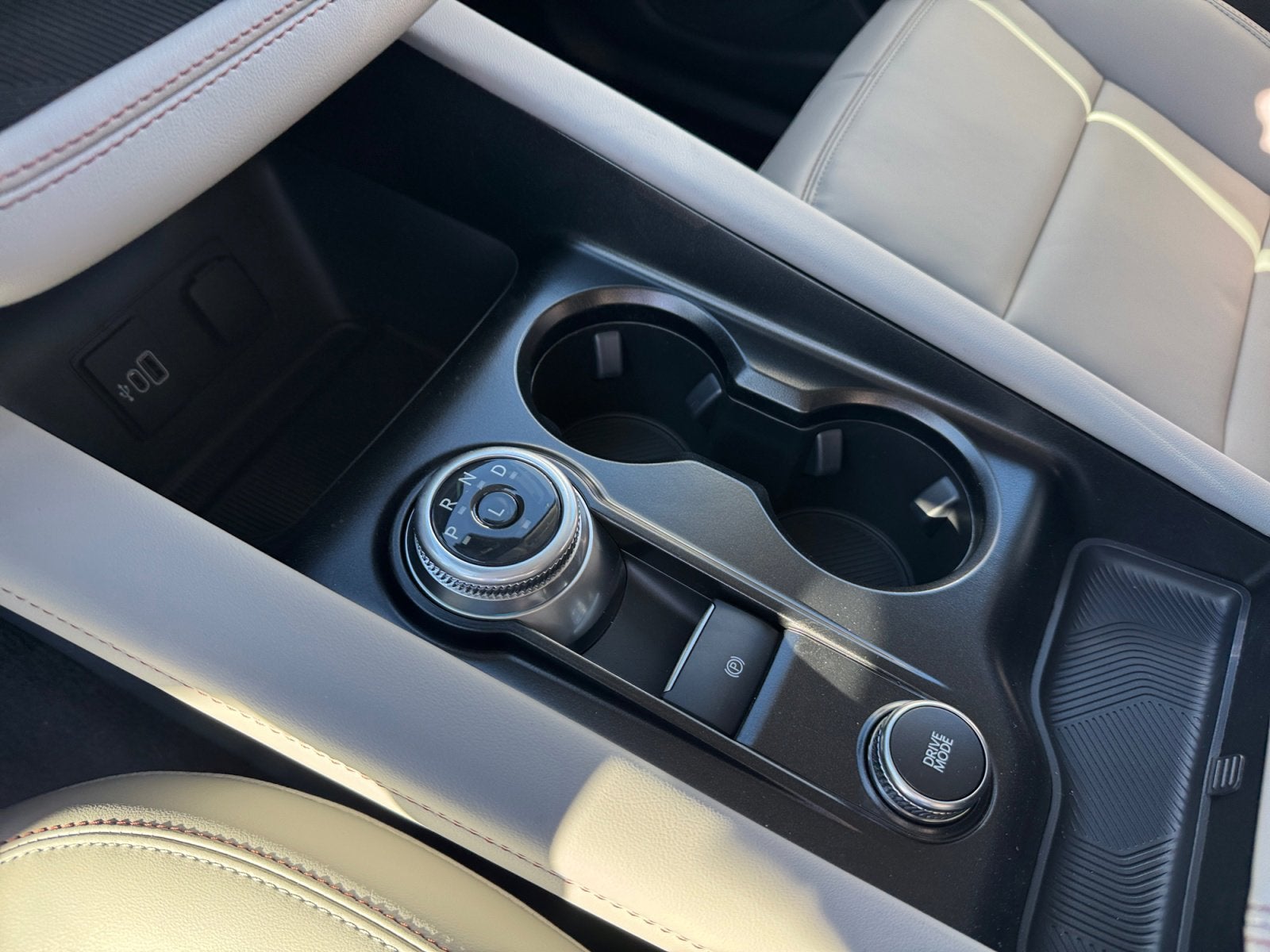 2026 Ford Explorer Active with 200A Pkg