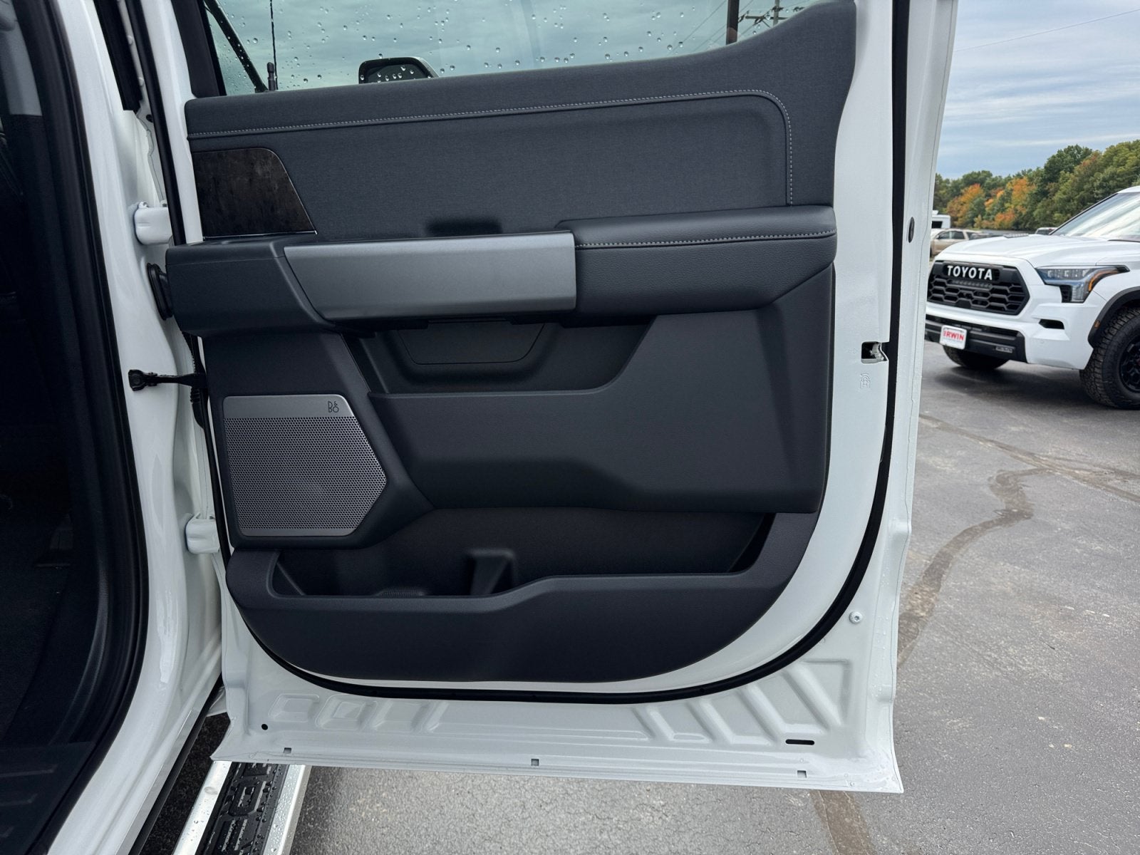 2027 Ford Super Duty F-250 SRW F-250® Lariat®