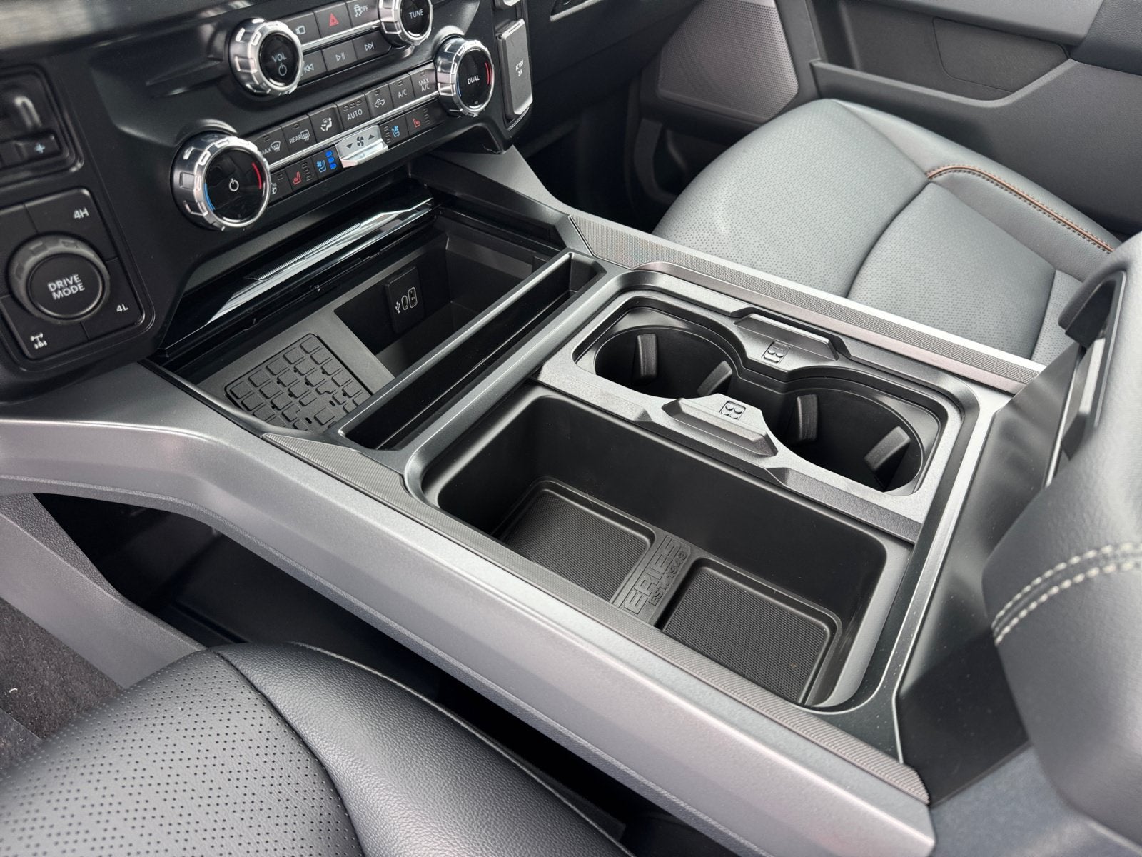 2027 Ford Super Duty F-350 SRW LARIAT