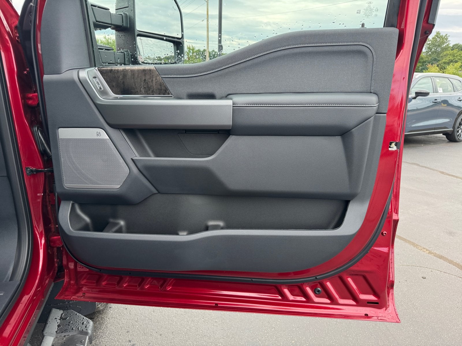 2027 Ford Super Duty F-350 SRW LARIAT
