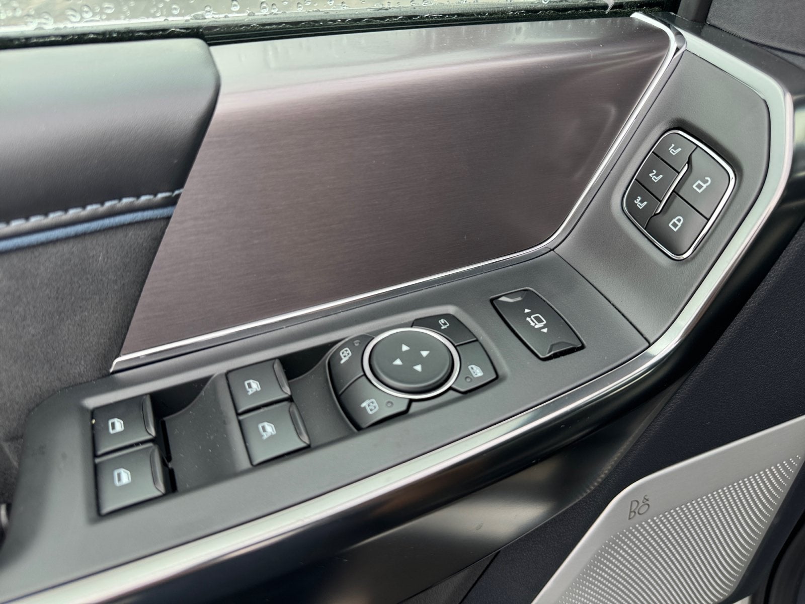 2027 Ford Super Duty F-350 SRW Platinum
