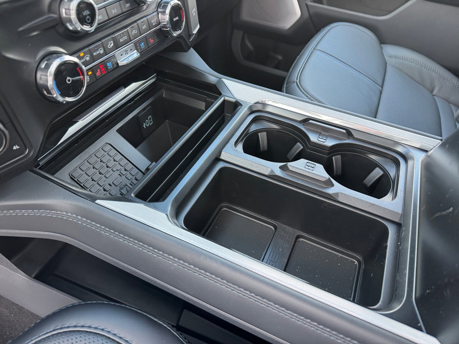 2026 Ford Super Duty F-350 SRW Platinum