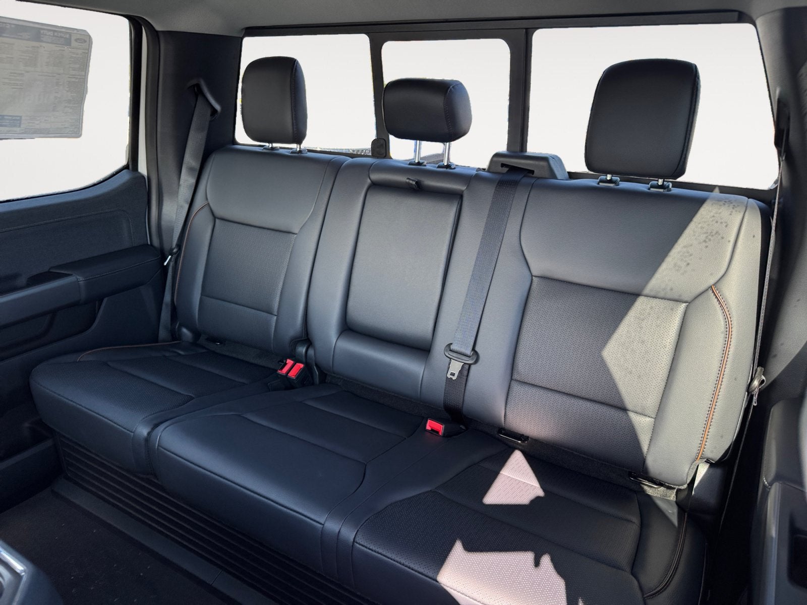 2027 Ford Super Duty F-350 SRW LARIAT