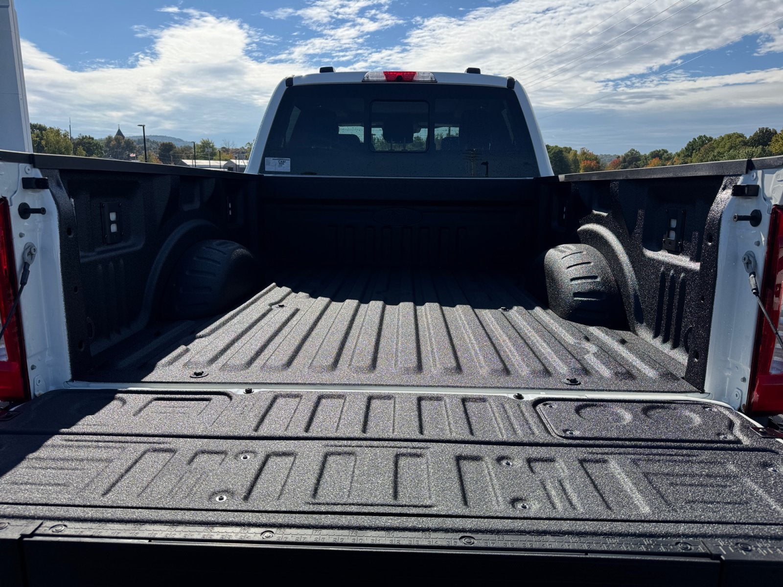 2027 Ford Super Duty F-350 SRW LARIAT