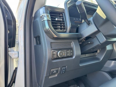 2027 Ford Super Duty F-350 SRW LARIAT