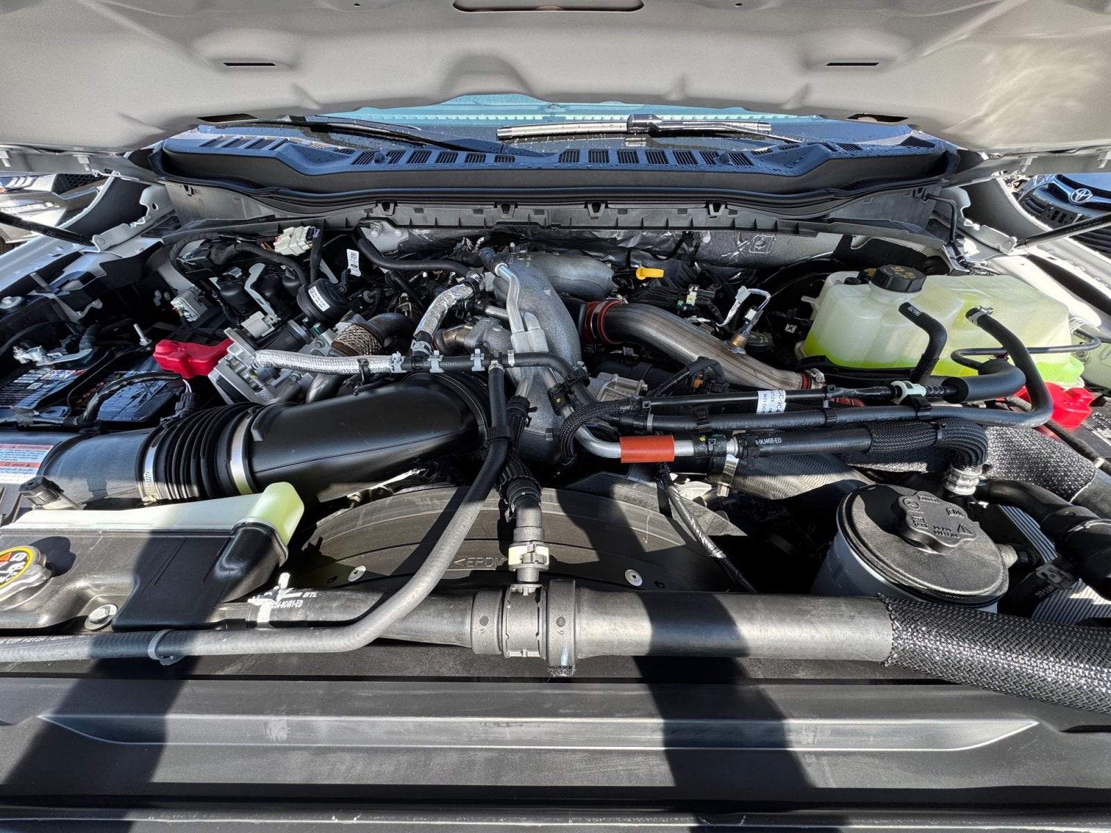2027 Ford Super Duty F-350 SRW LARIAT
