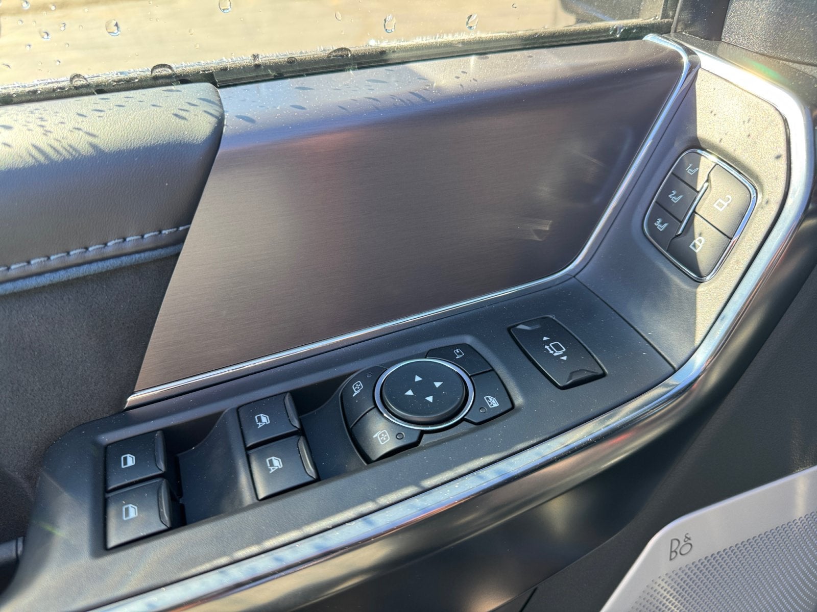 2027 Ford Super Duty F-350 SRW Platinum
