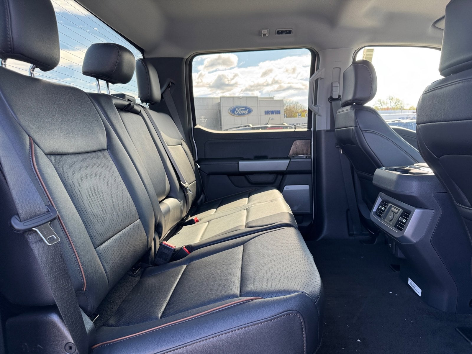 2026 Ford Super Duty F-350 SRW LARIAT