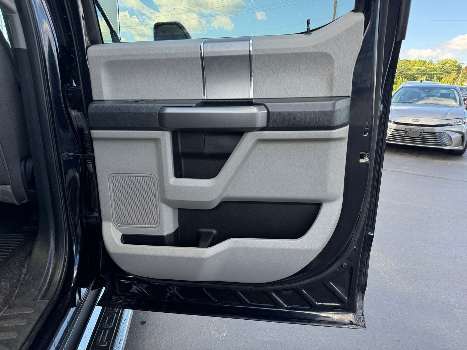 2022 Ford Super Duty F-350 SRW XLT