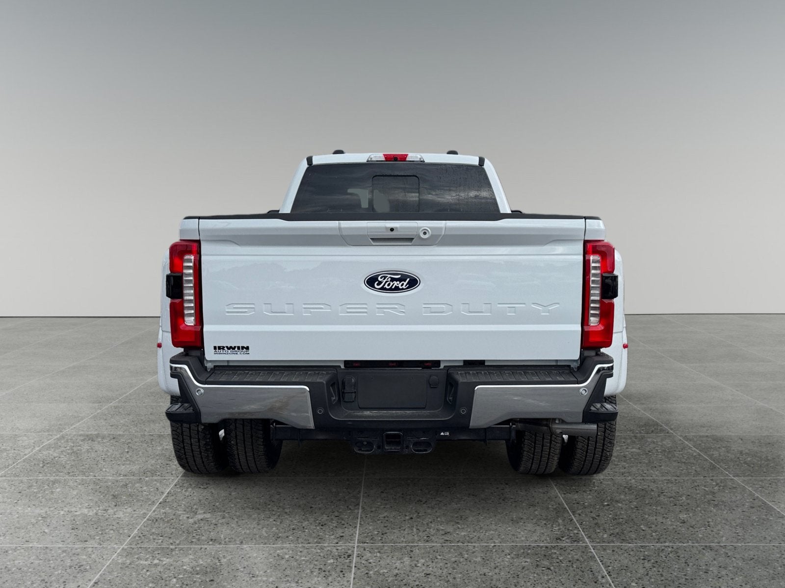 2027 Ford Super Duty F-350 DRW LARIAT