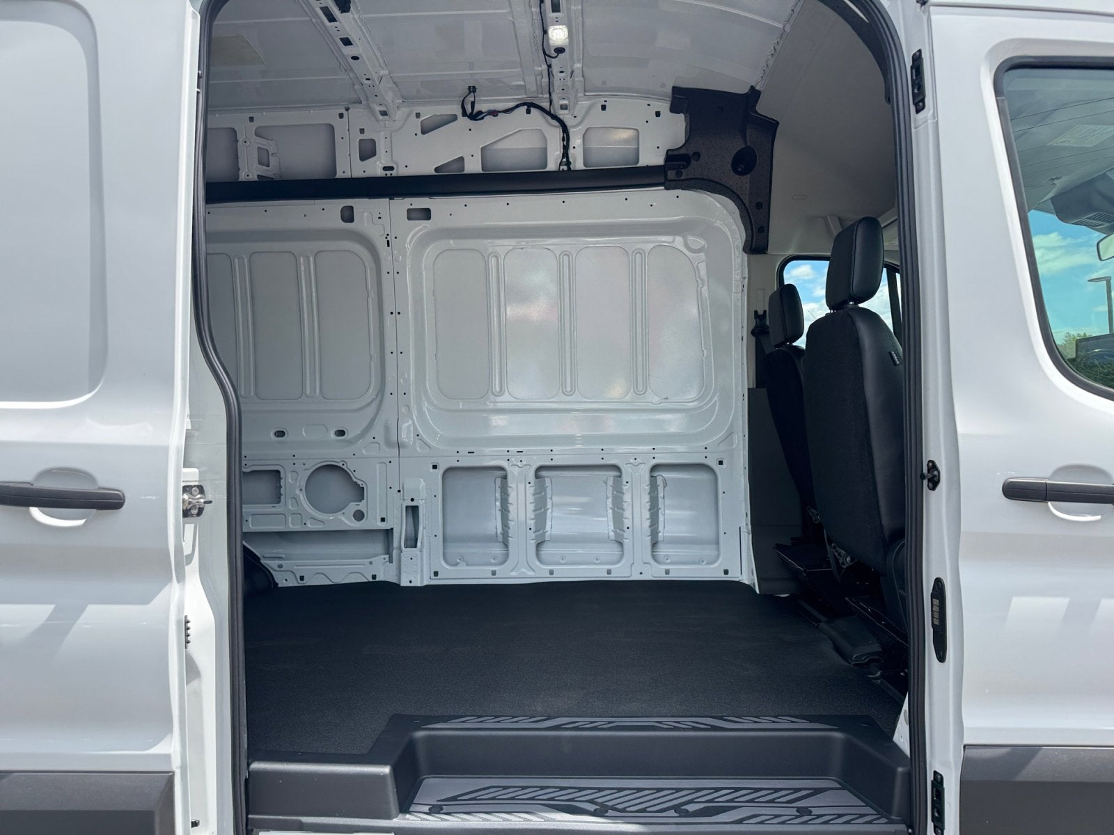 2026 Ford Transit Cargo Van Base