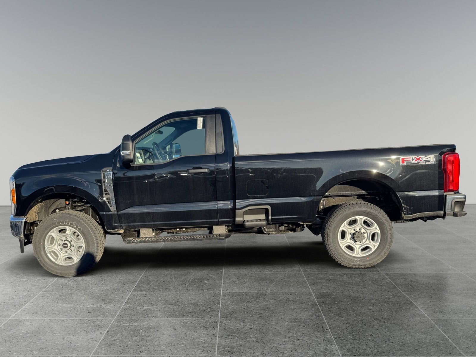 2026 Ford Super Duty F-350 SRW XLT