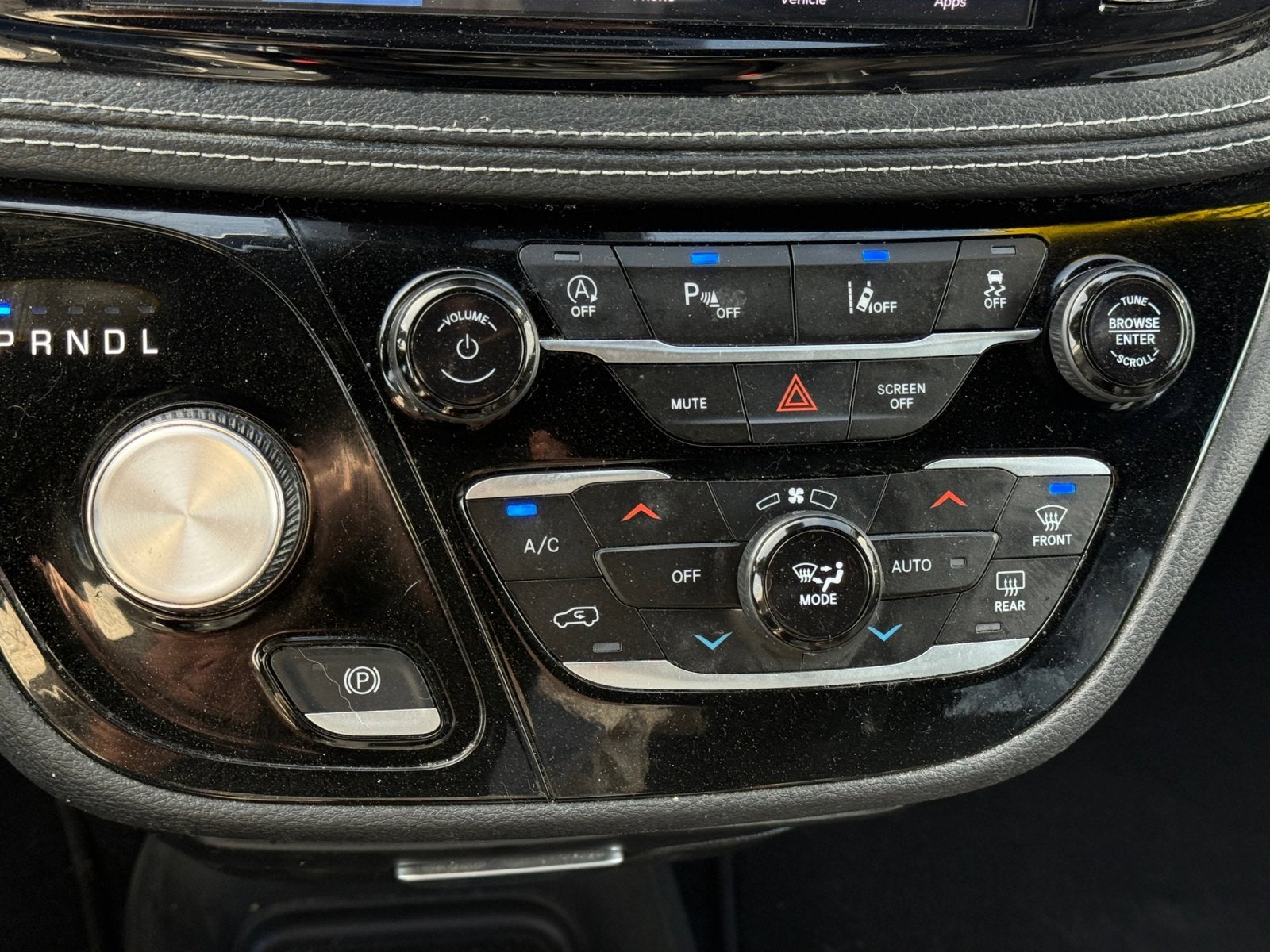 2025 Chrysler Pacifica Select