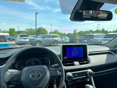 2023 Toyota RAV4 LE