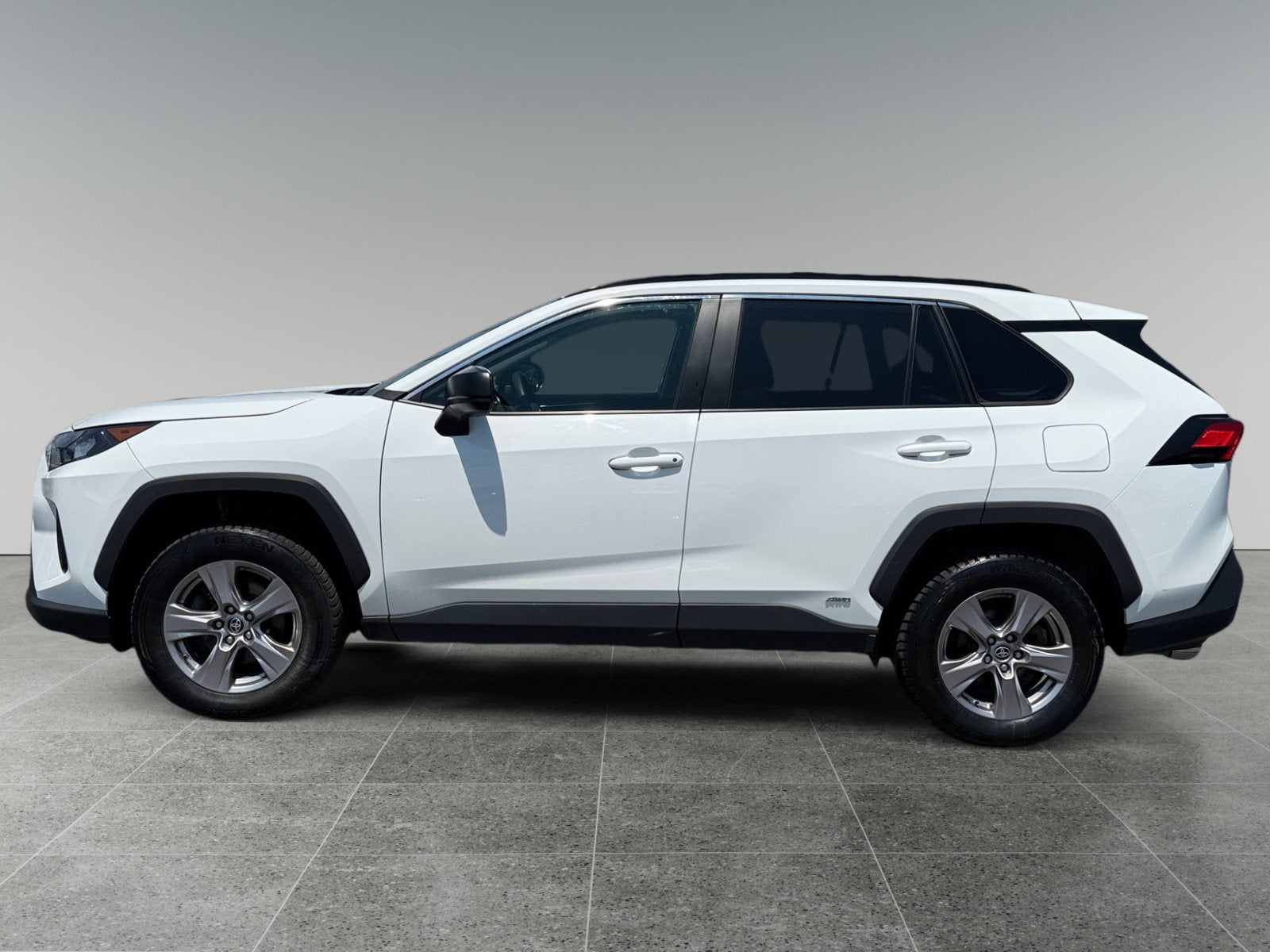 2022 Toyota RAV4 Hybrid LE