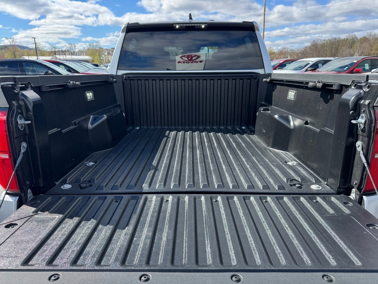 2025 Toyota Tacoma 4WD SR5
