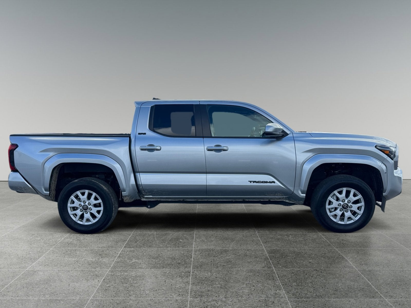 2025 Toyota Tacoma 4WD SR5