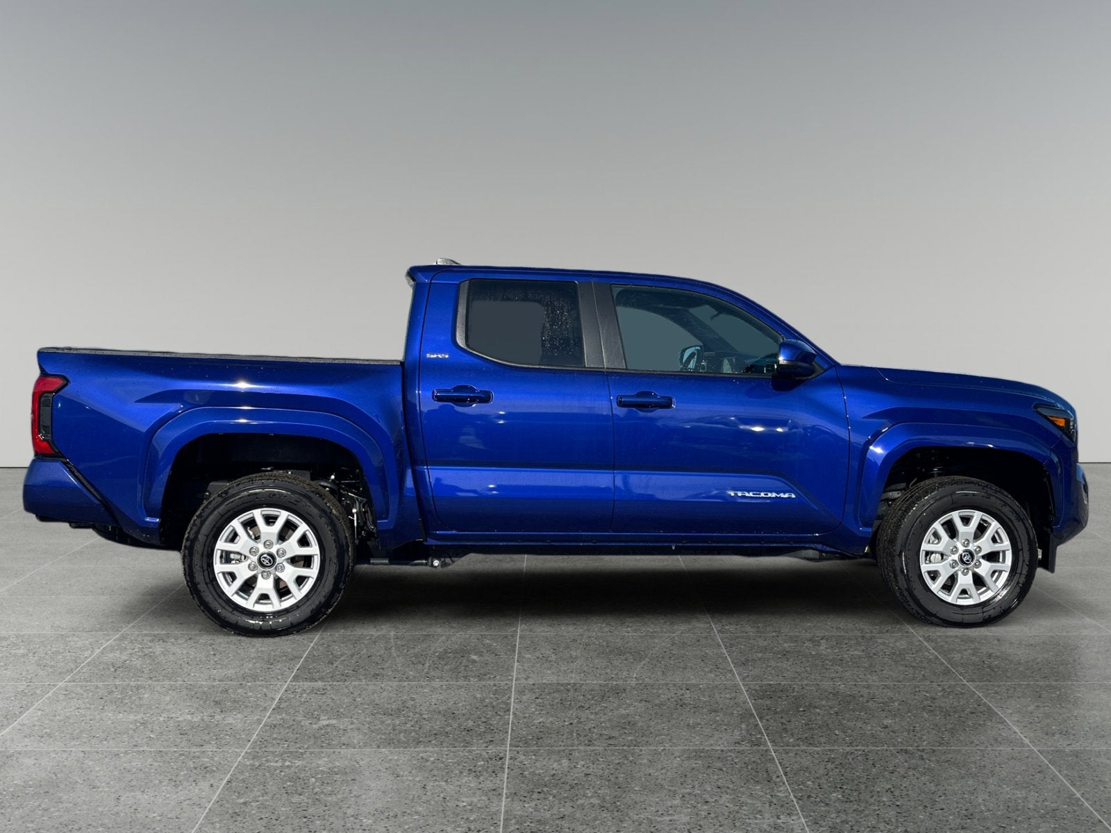 2025 Toyota Tacoma 4WD SR5