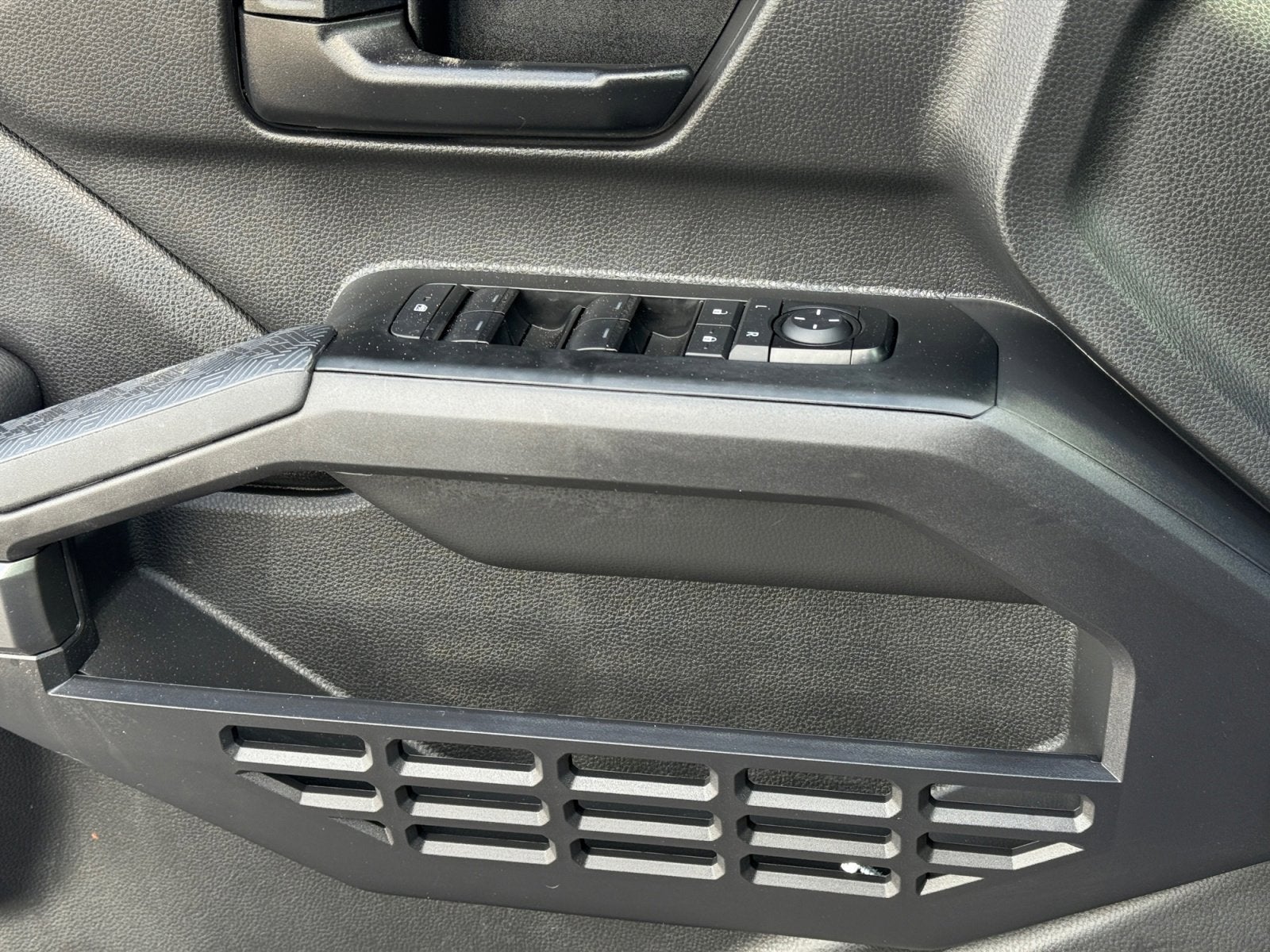 2025 Toyota Tacoma 4WD SR5