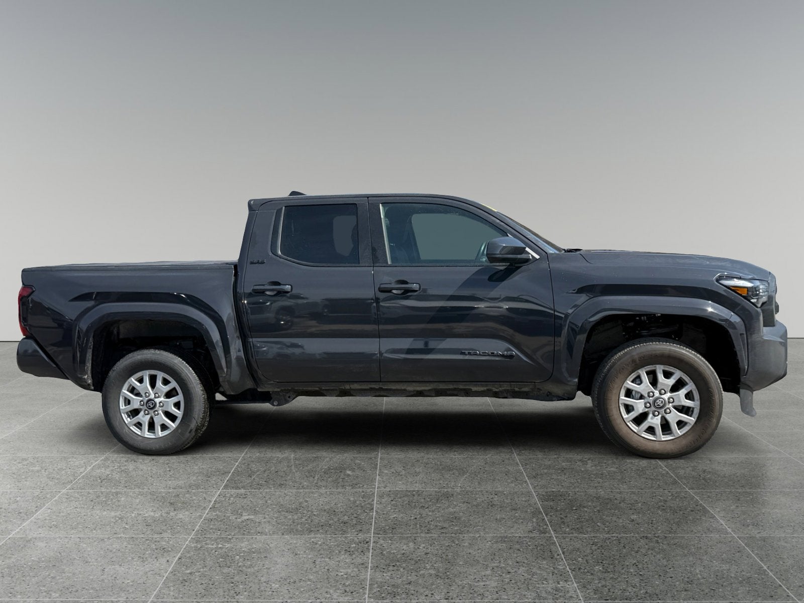 2025 Toyota Tacoma 4WD SR5