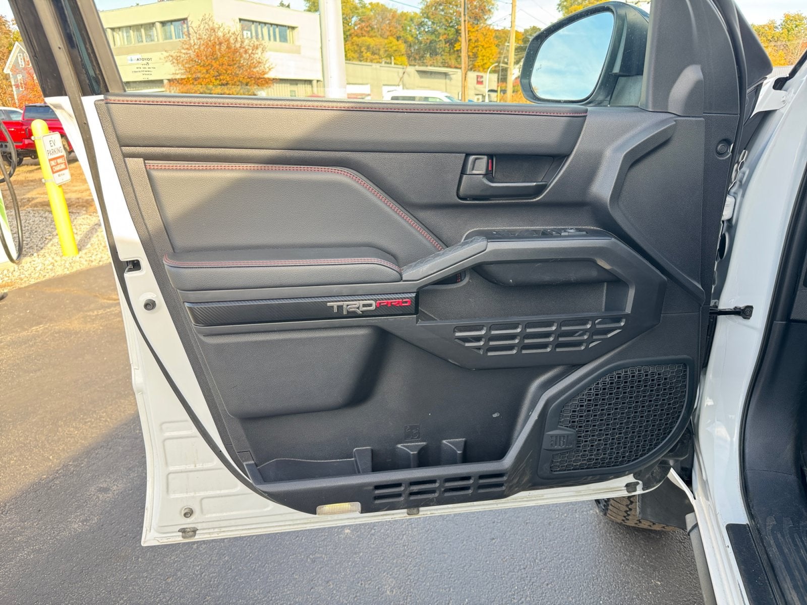 2024 Toyota Tacoma 4WD TRD Pro Hybrid