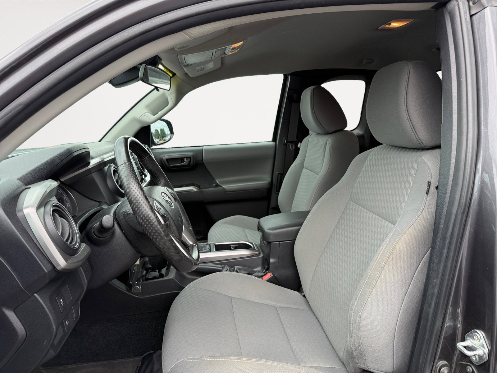 2022 Toyota Tacoma 4WD SR5
