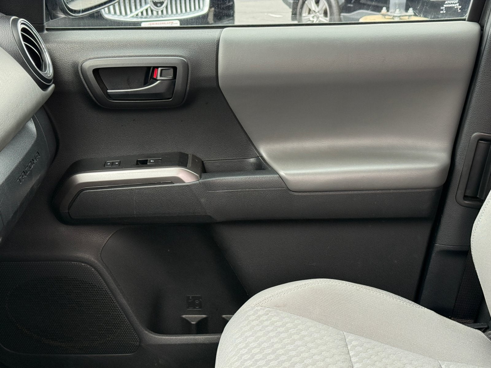 2022 Toyota Tacoma 4WD SR5