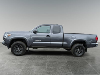 2022 Toyota Tacoma 4WD SR5