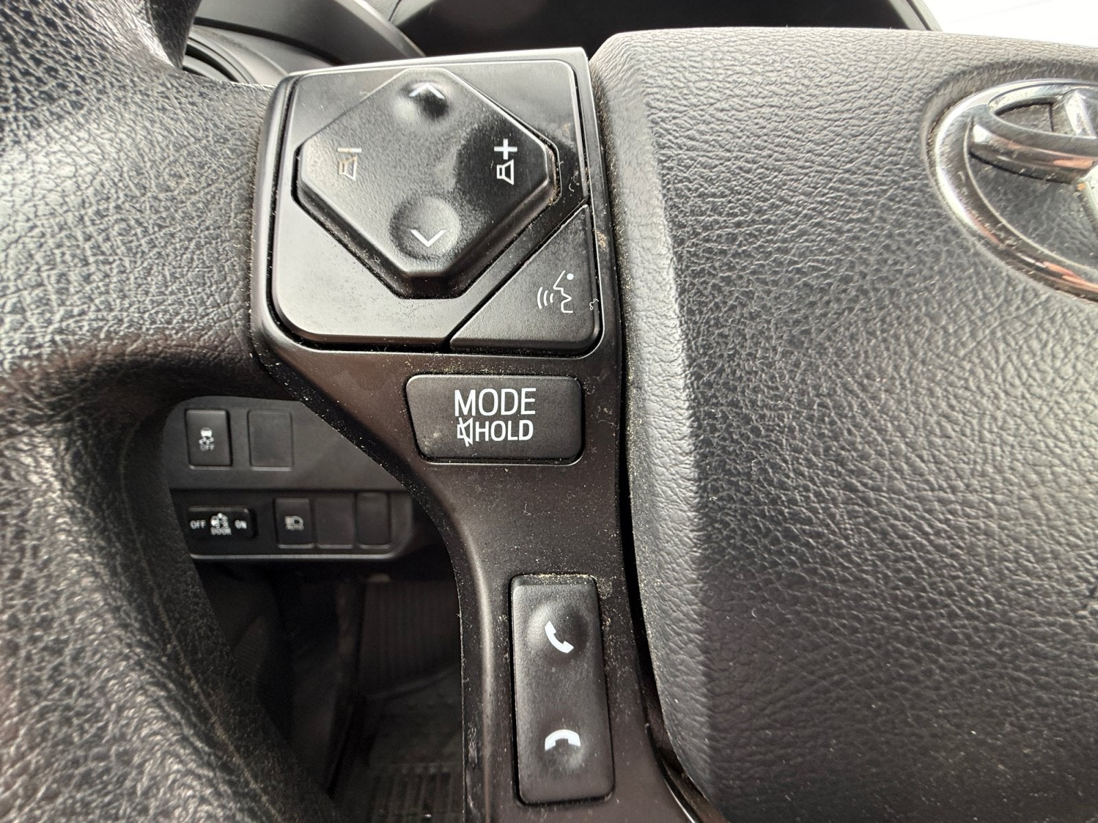 2022 Toyota Tacoma 4WD SR