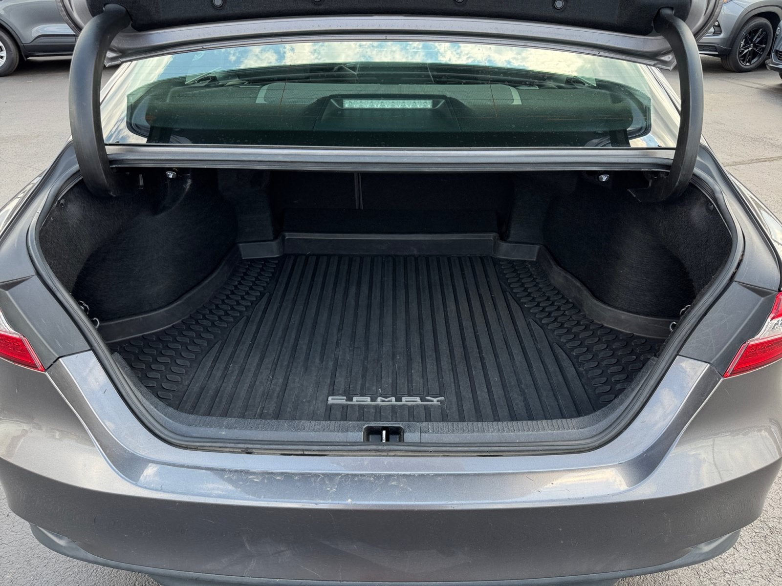 2019 Toyota Camry Hybrid XLE
