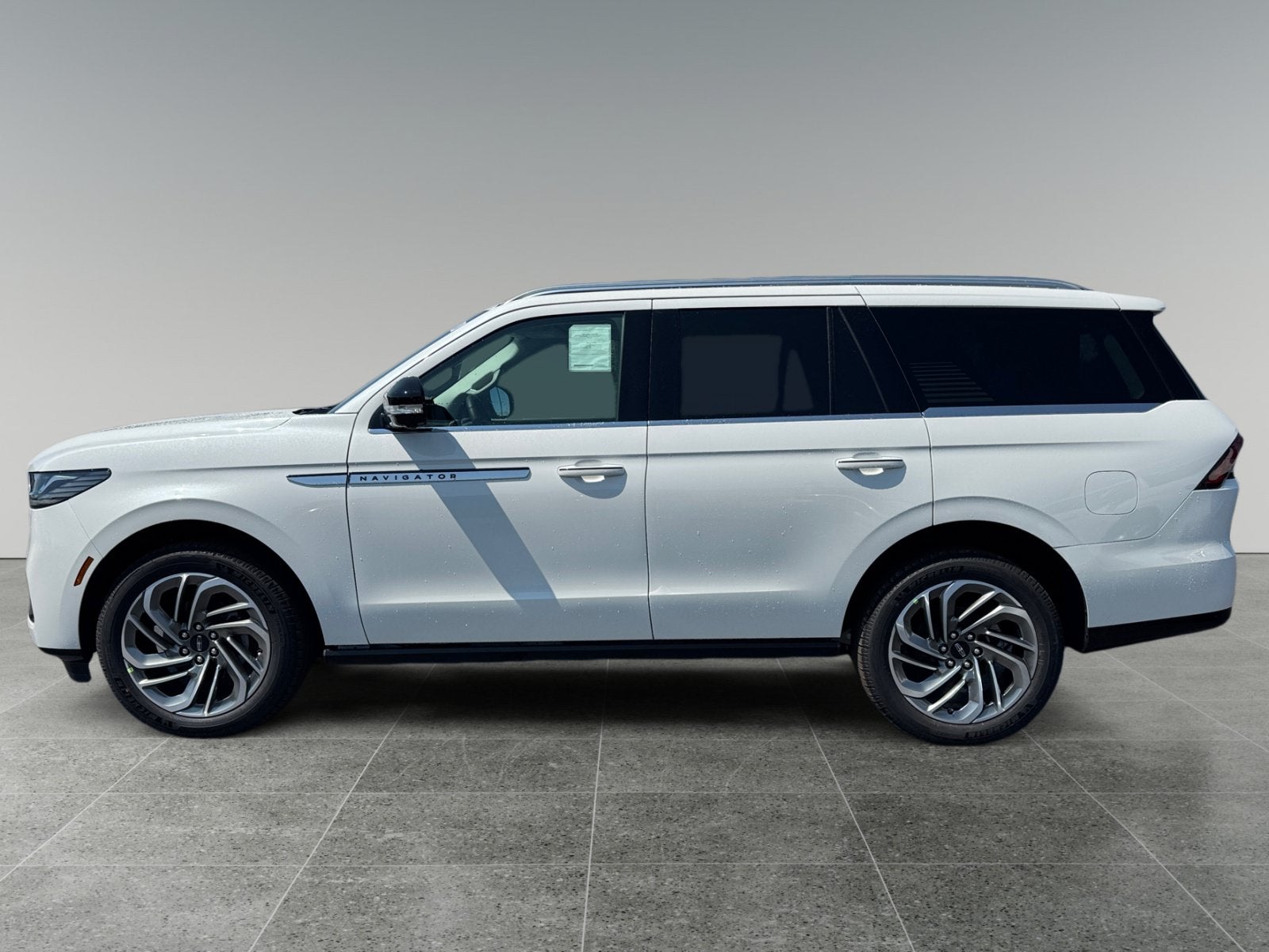 2027 Lincoln Navigator Reserve