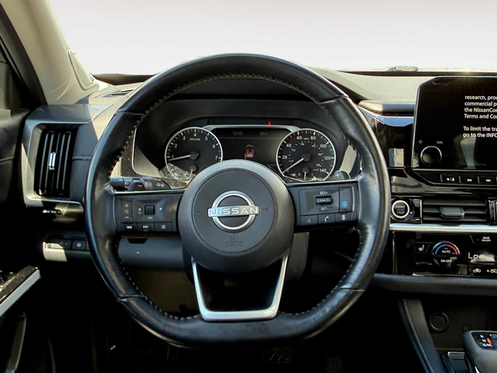 2022 Nissan Pathfinder SL